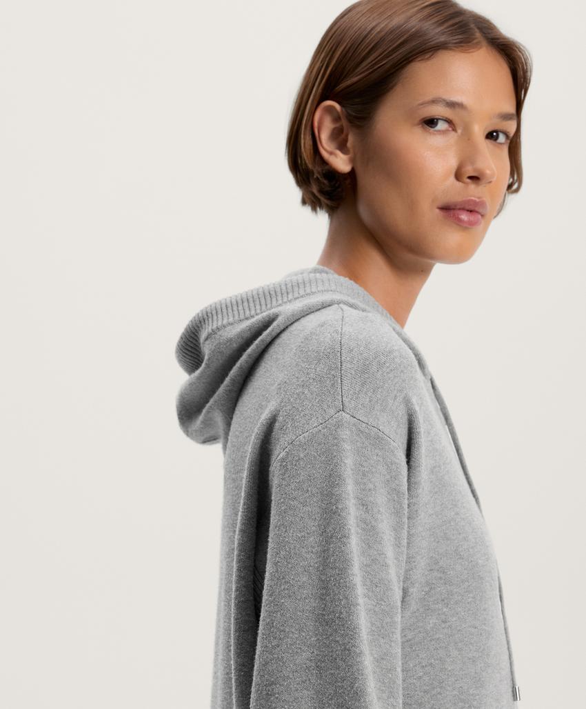 Длинный вязаный кардиган с капюшоном