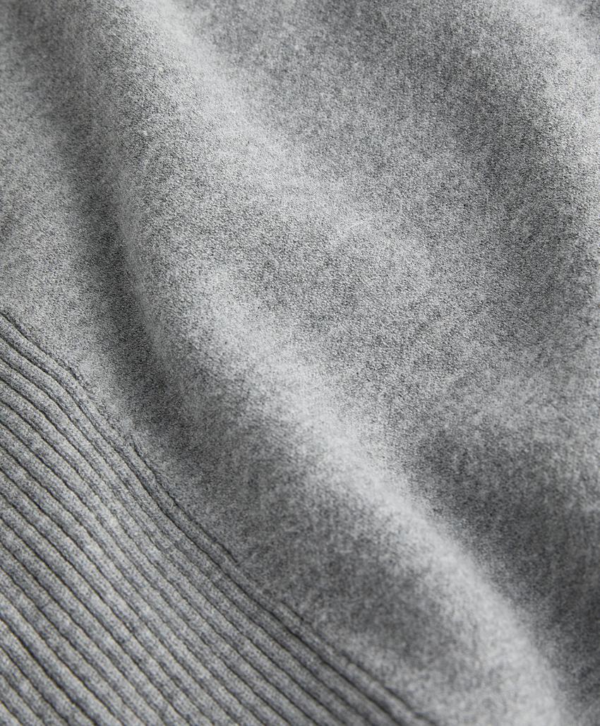 Длинный вязаный кардиган с капюшоном