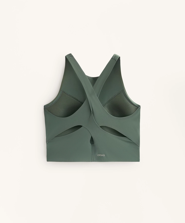 Теплый зеленый свитер