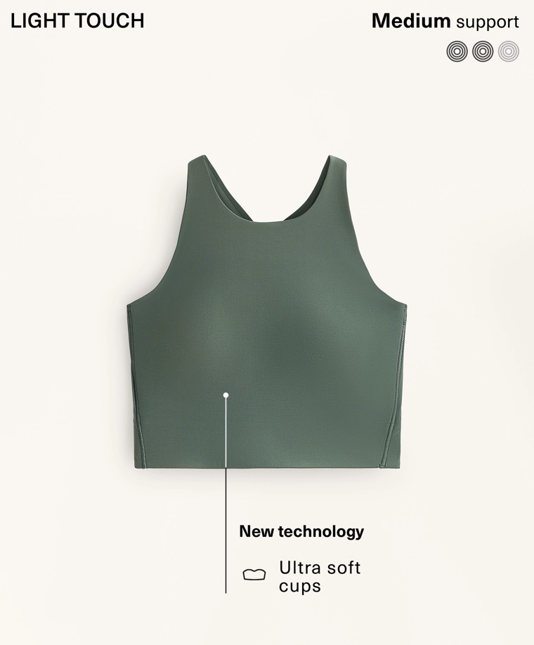 Теплый зеленый свитер