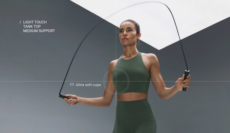 Теплый зеленый свитер