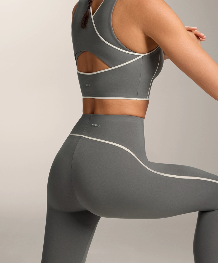 Шелковистое халатное платье