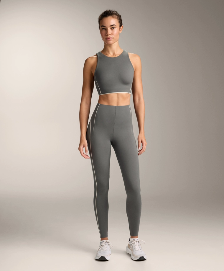 Шелковистое халатное платье