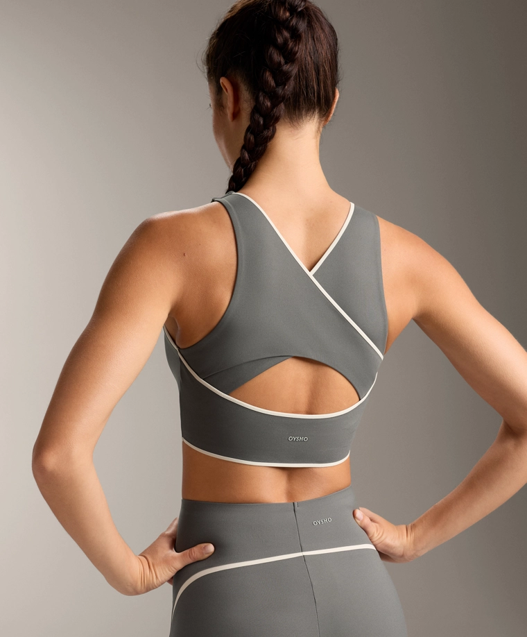 Шелковистое халатное платье