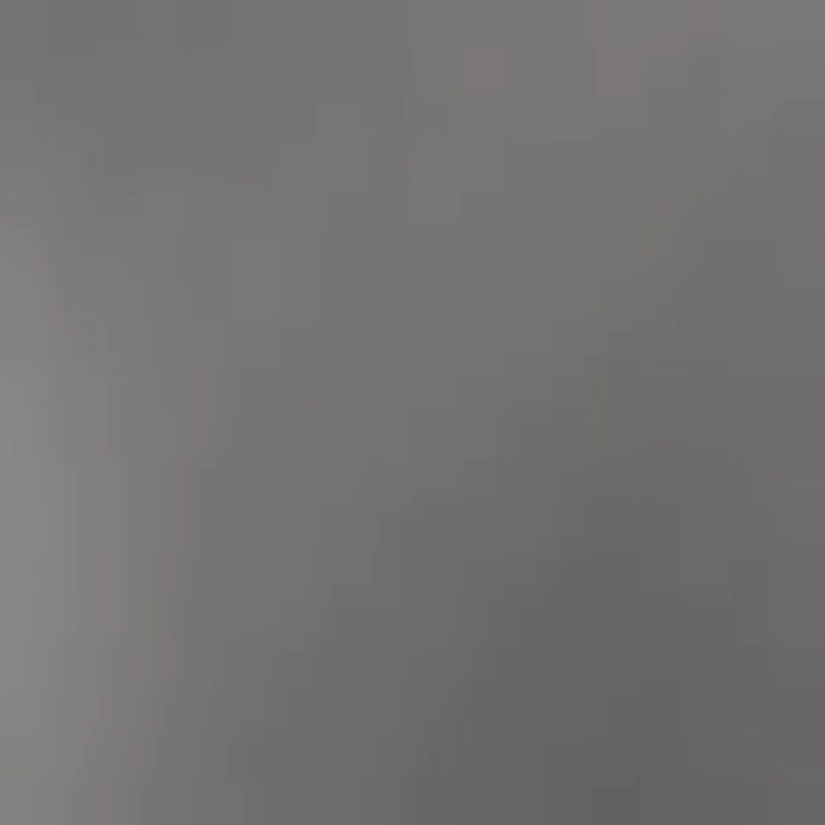 Шелковистое халатное платье