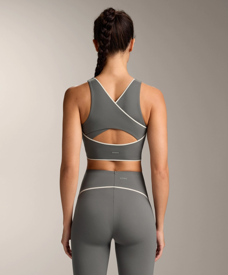 Шелковистое халатное платье