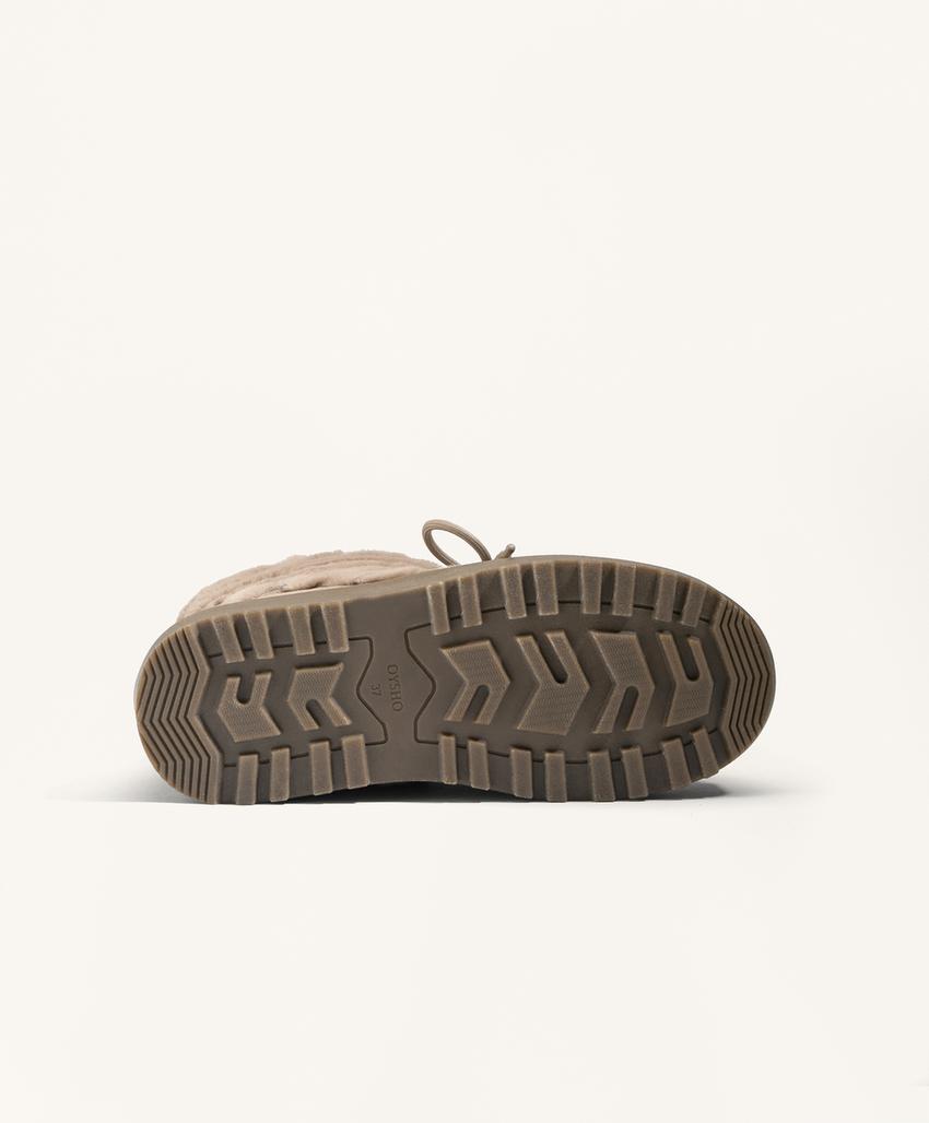 Ботинки на шнуровке с искусственным мехом и разделённой кожей