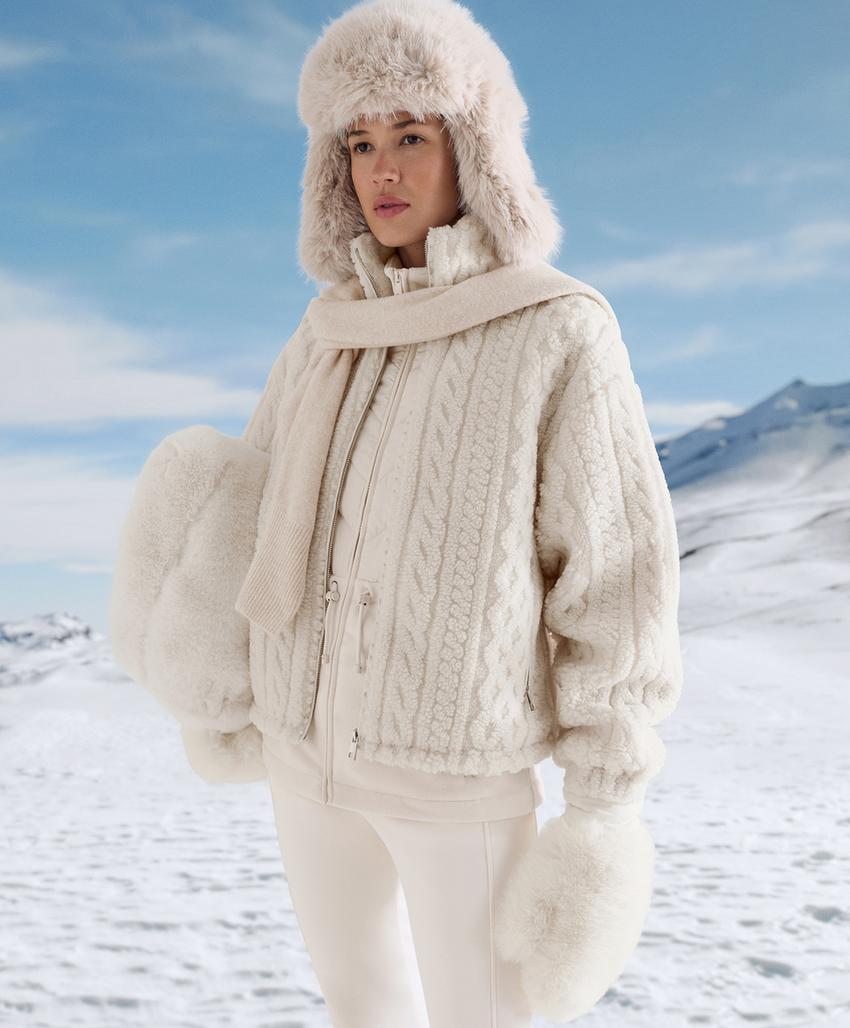 Пальто-жаккард из искусственной овчины с косами доставим в рф