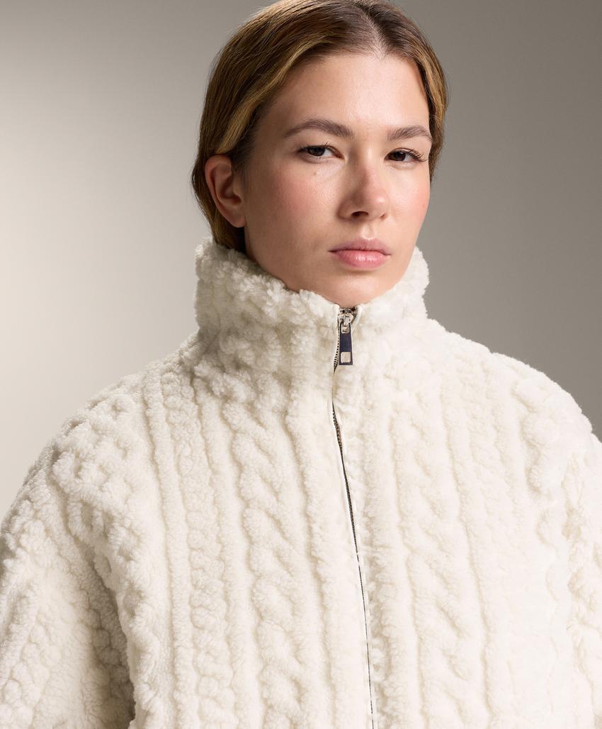 Пальто-жаккард из искусственной овчины с косами доставим в рф