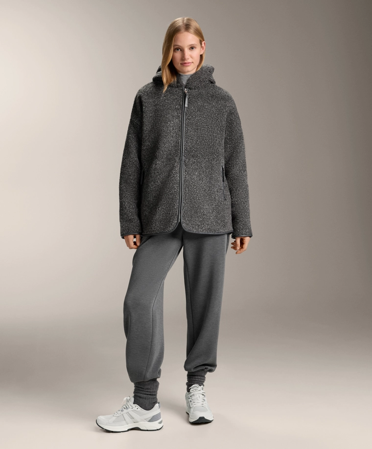 Пальто из полушерсти с капюшоном и меховой подкладкой доставим в рф