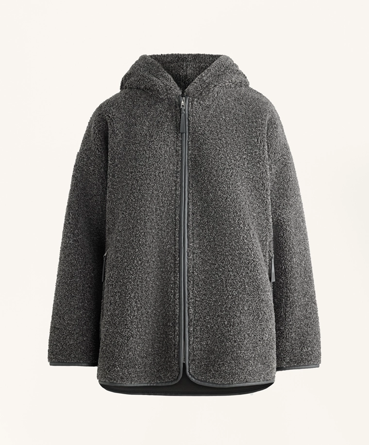 Пальто из полушерсти с капюшоном и меховой подкладкой доставим в рф