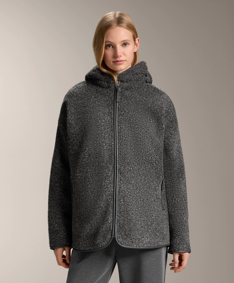 Пальто из полушерсти с капюшоном и меховой подкладкой доставим в рф