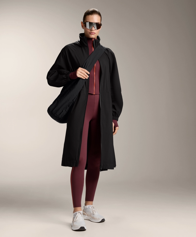 Легкая теплая техническая куртка