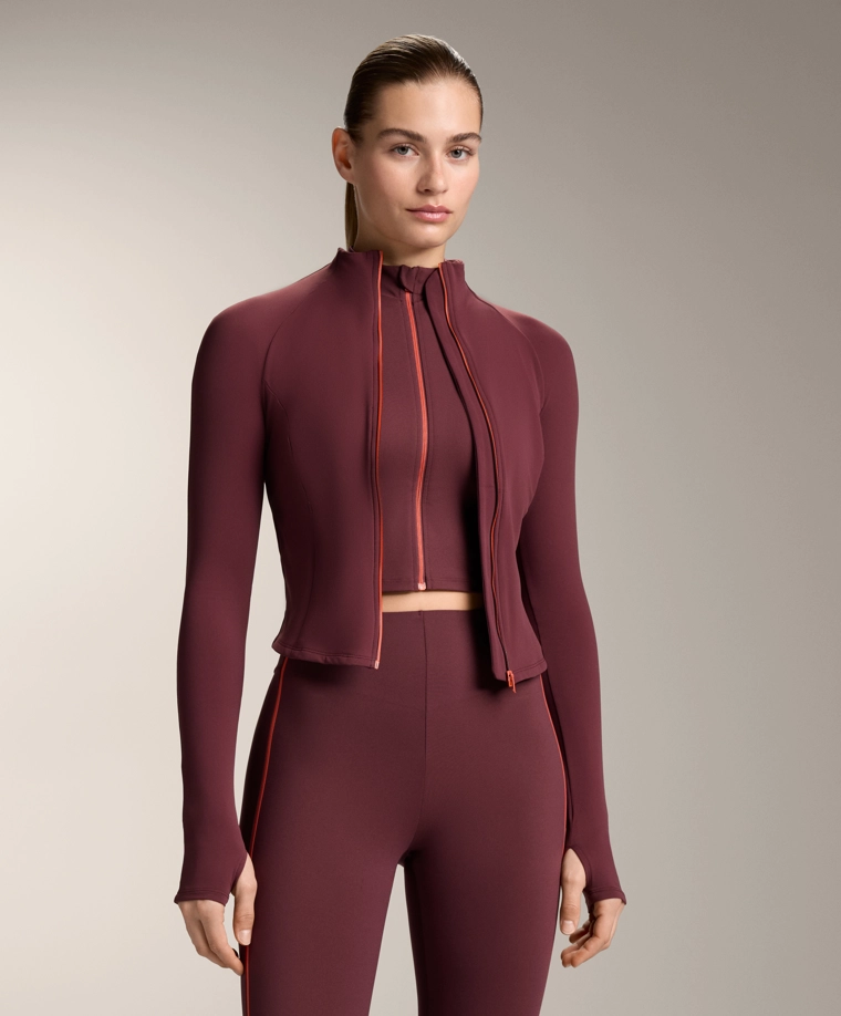 Легкая теплая техническая куртка