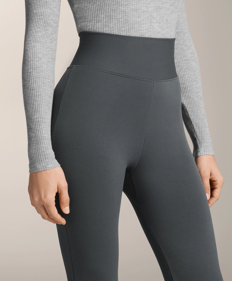 Сверхвысокие безшовные дополнительно теплые брюки-клеш длиной 70 см