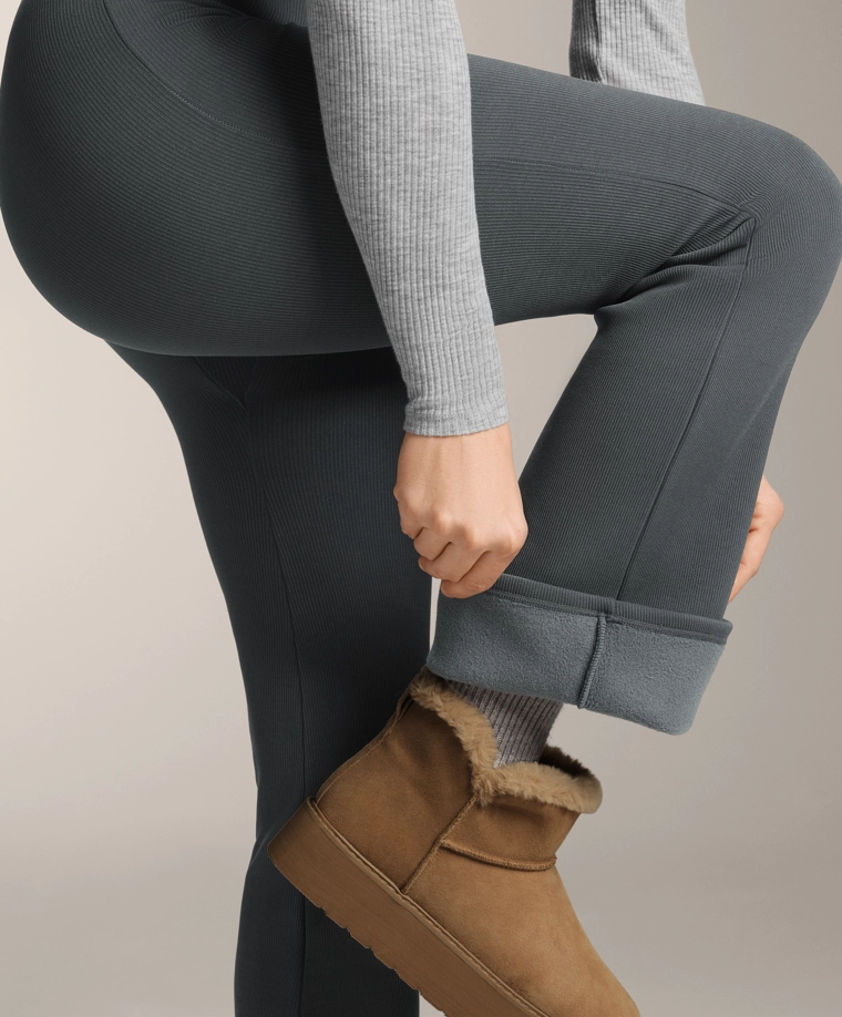 Сверхвысокие безшовные дополнительно теплые брюки-клеш длиной 70 см