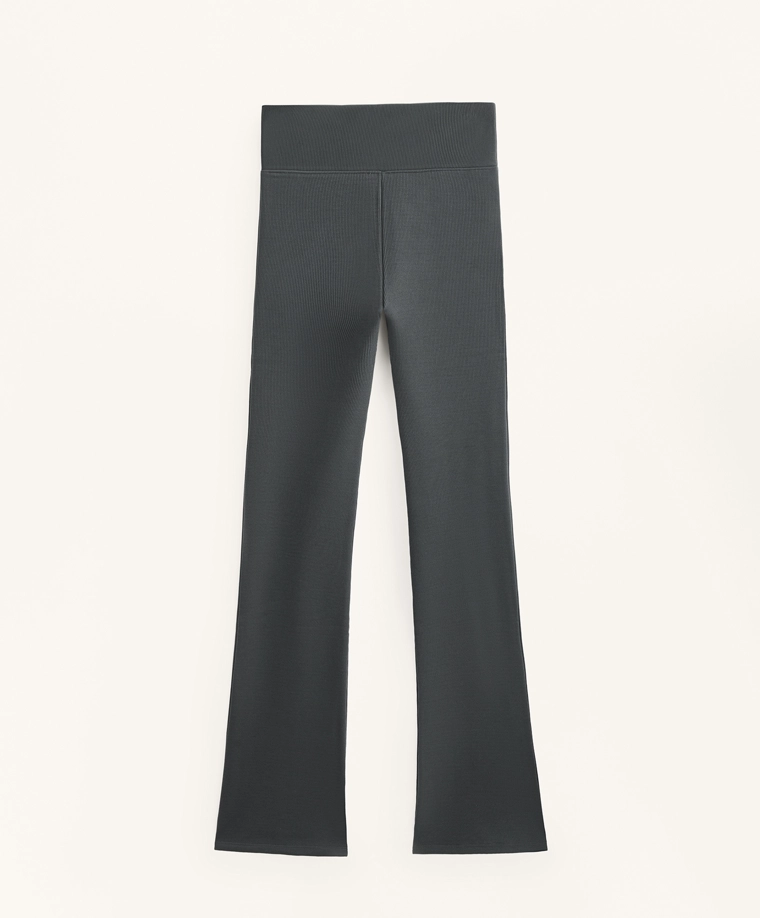 Сверхвысокие безшовные дополнительно теплые брюки-клеш длиной 70 см