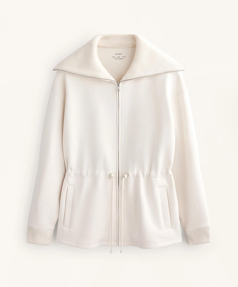 Длинная куртка из мягкого модала с регулируемой талией и воротником из трикотажа