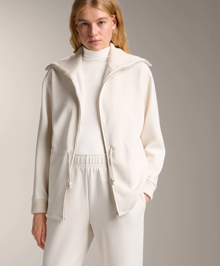 Длинная куртка из мягкого модала с регулируемой талией и воротником из трикотажа