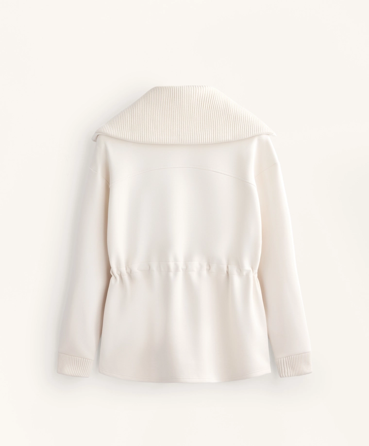 Длинная куртка из мягкого модала с регулируемой талией и воротником из трикотажа