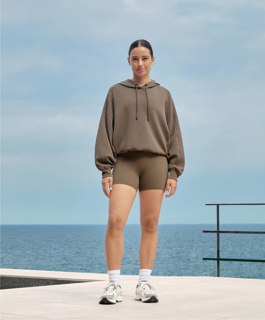 Худи прямого кроя с деталями из ребристой ткани на мягком модале