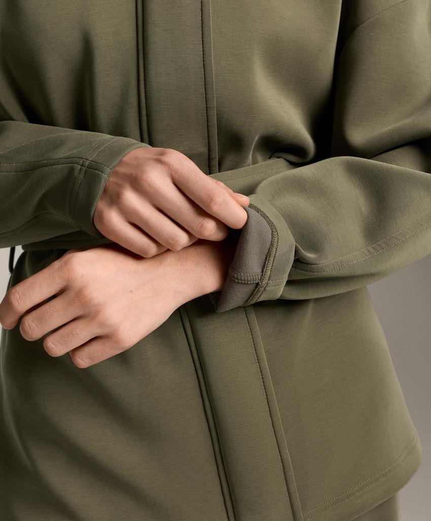 Длинный плащ с поясом из мягкого модала