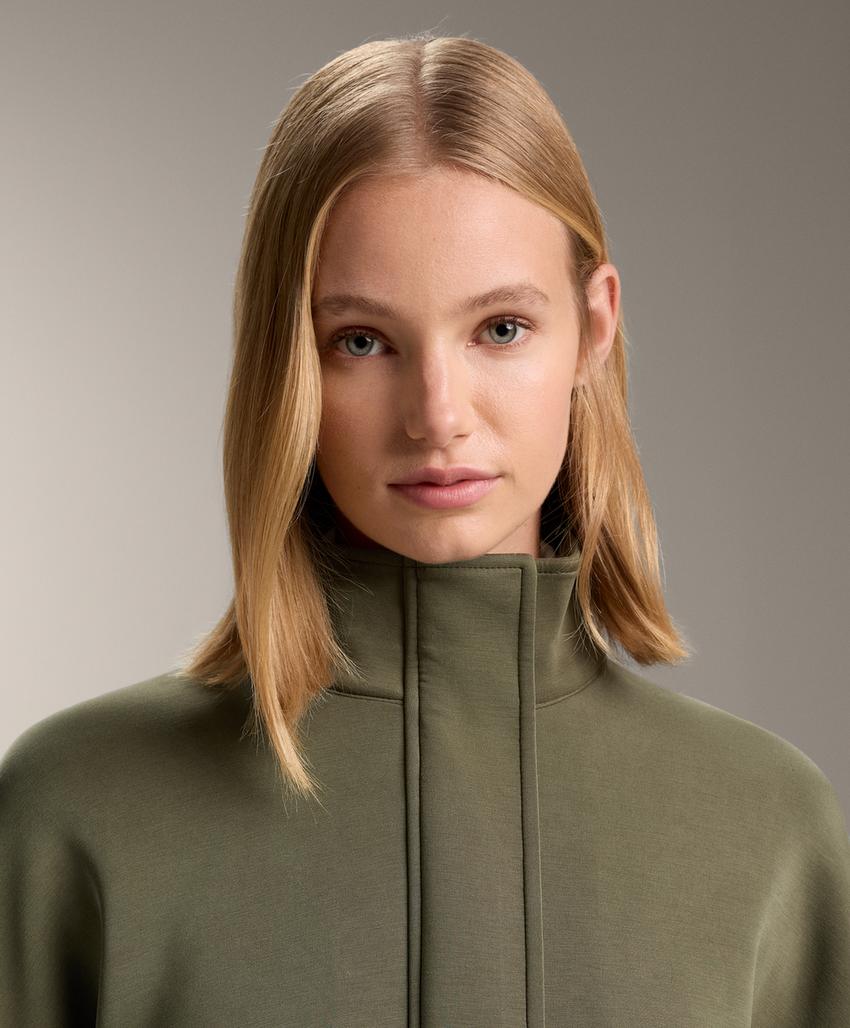 Длинный плащ с поясом из мягкого модала