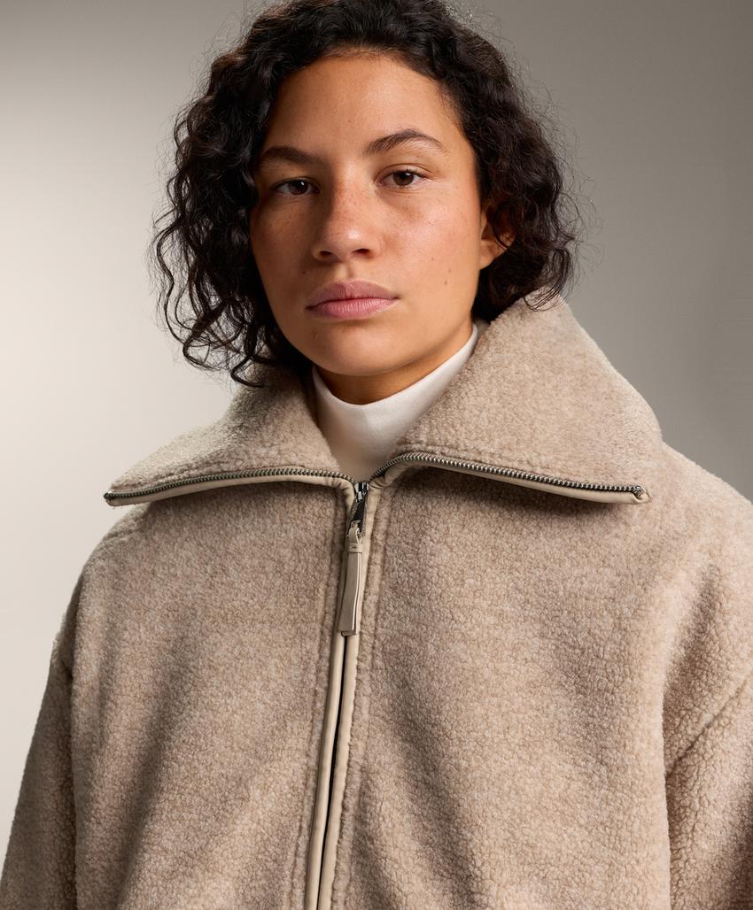 Длинный псевдо-овчинный пальто