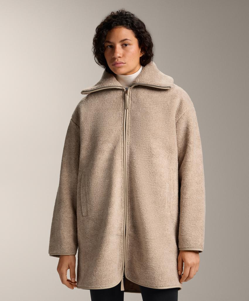 Длинный псевдо-овчинный пальто