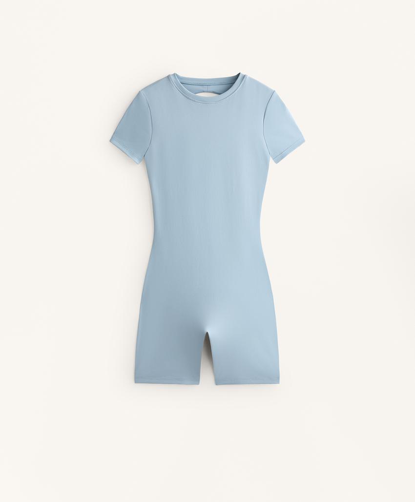 Комфортный комбинезон с открытой спиной короткого покроя comfortlux