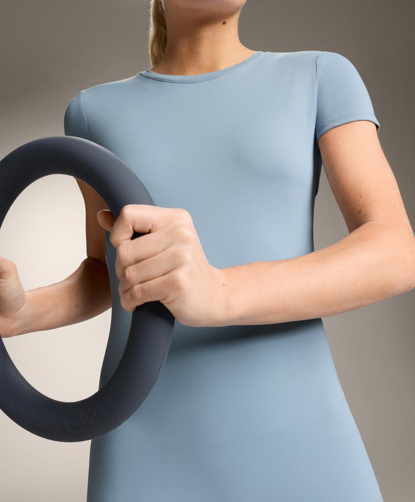 Комфортный комбинезон с открытой спиной короткого покроя comfortlux