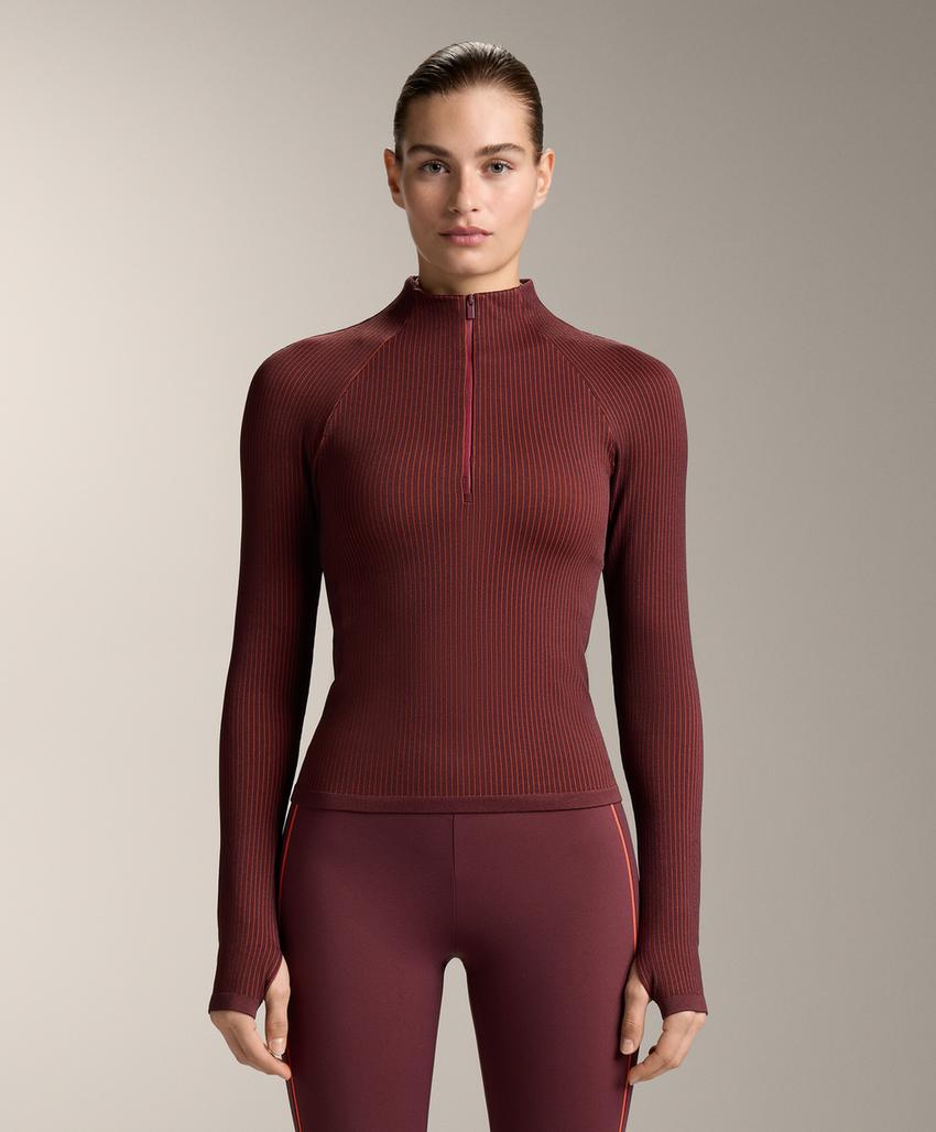 Футболка с длинными рукавами из технического материала