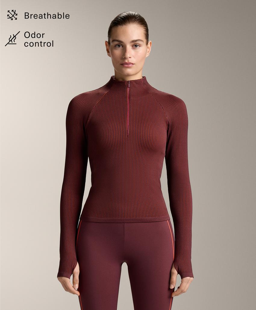 Футболка с длинными рукавами из технического материала