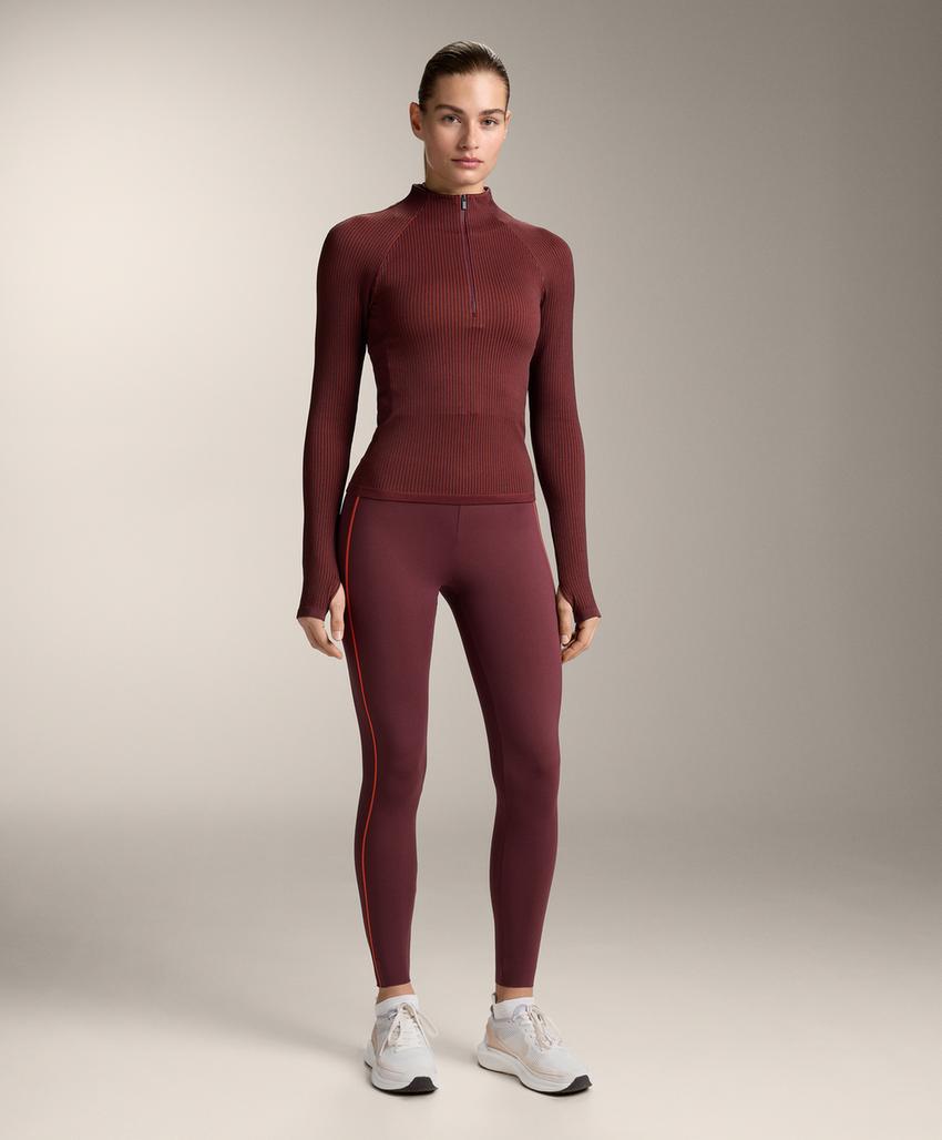 Футболка с длинными рукавами из технического материала