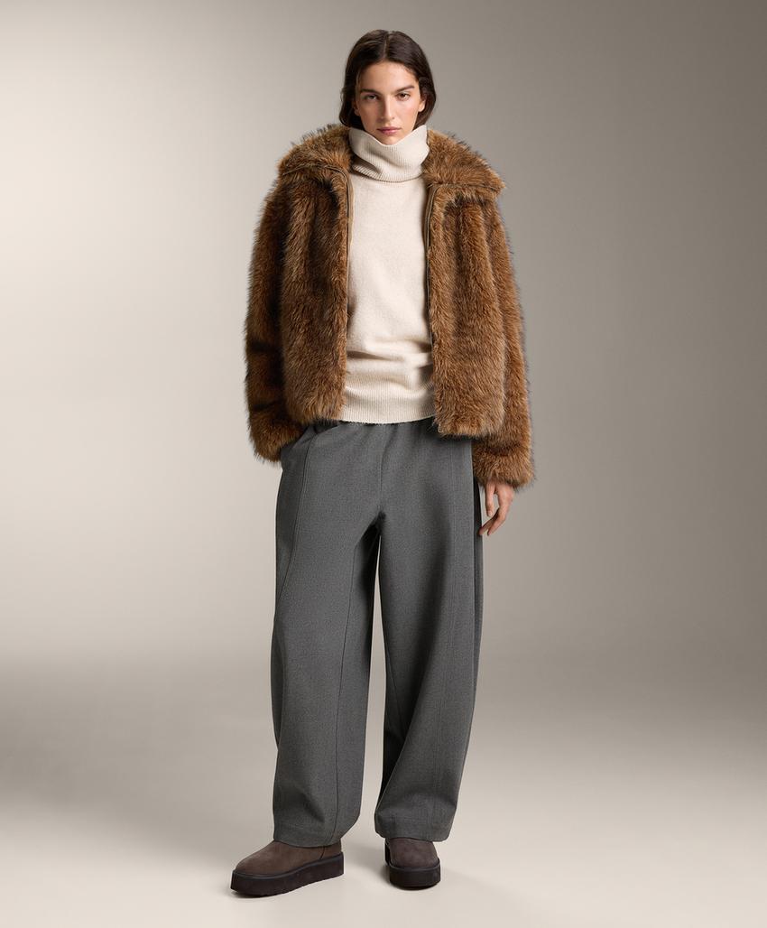 Брюки свободного кроя из плотной ткани