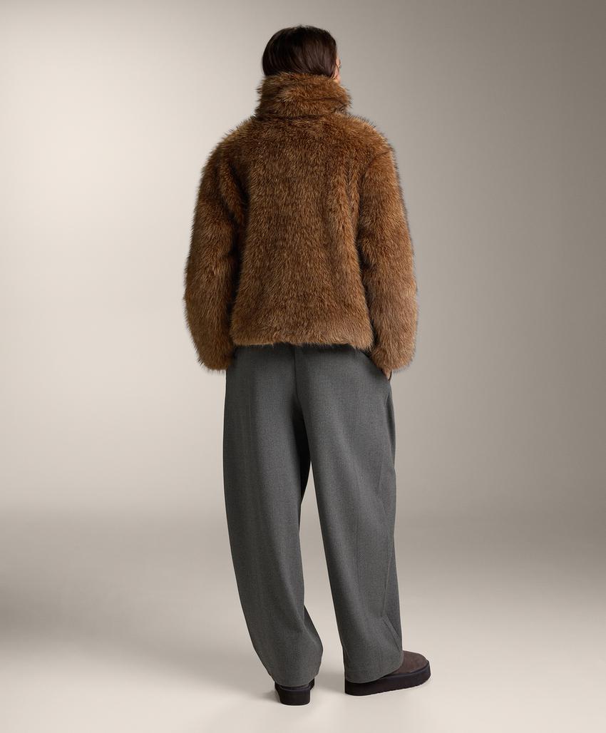 Брюки свободного кроя из плотной ткани