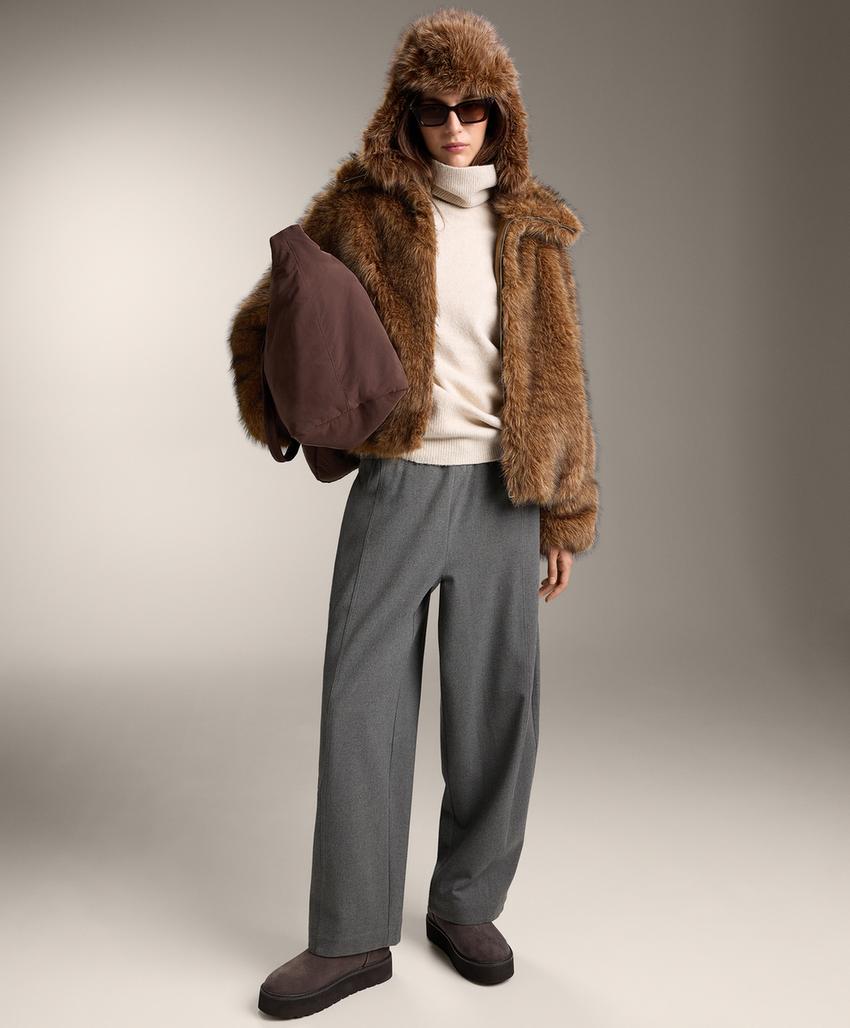 Брюки свободного кроя из плотной ткани