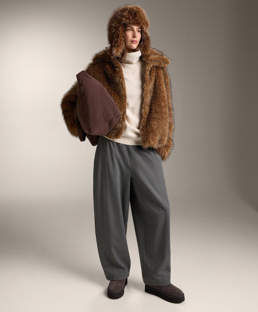 Брюки свободного кроя из плотной ткани