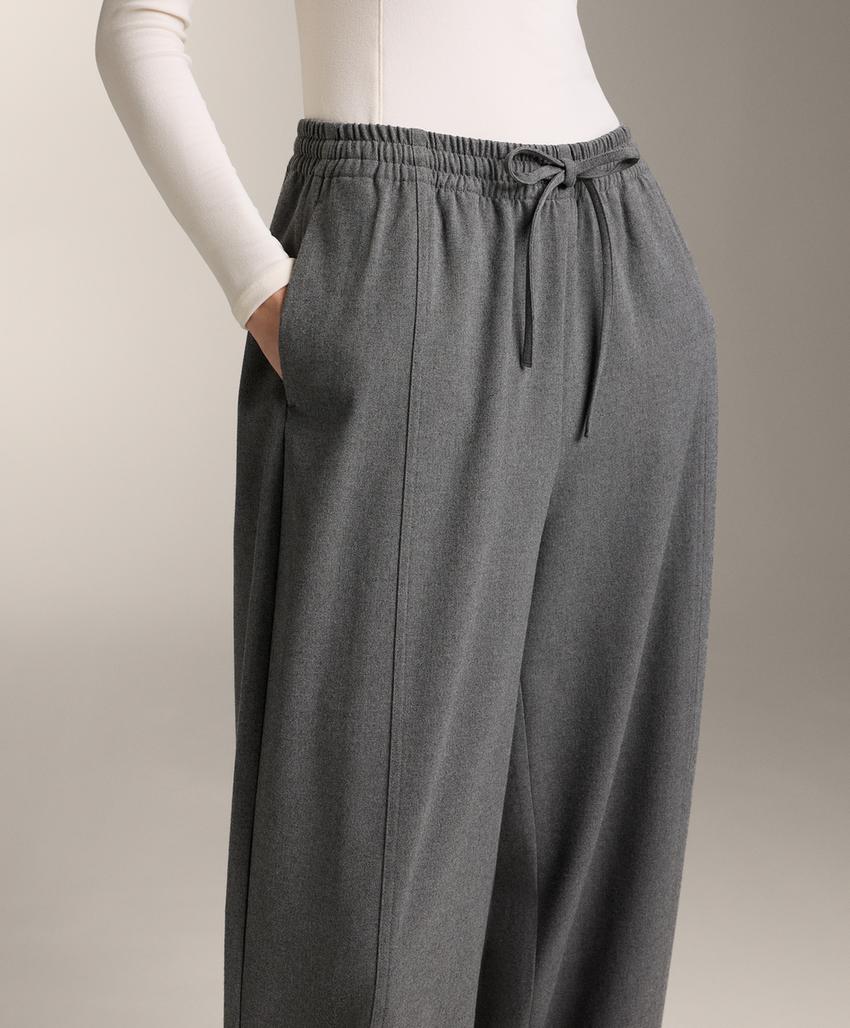 Брюки свободного кроя из плотной ткани