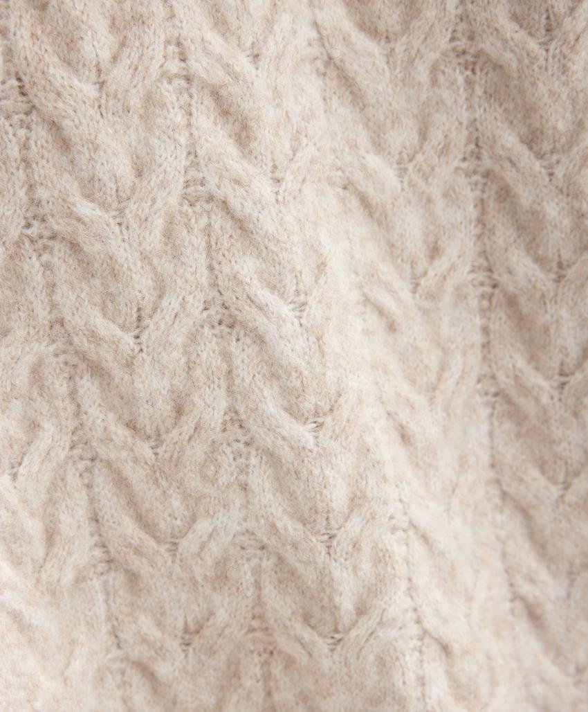 Кардиган с капюшоном из косички