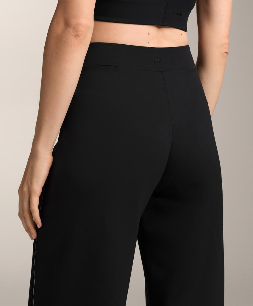 Брюки с высокой талией и полной длиной в эффекте неопрена с молнией