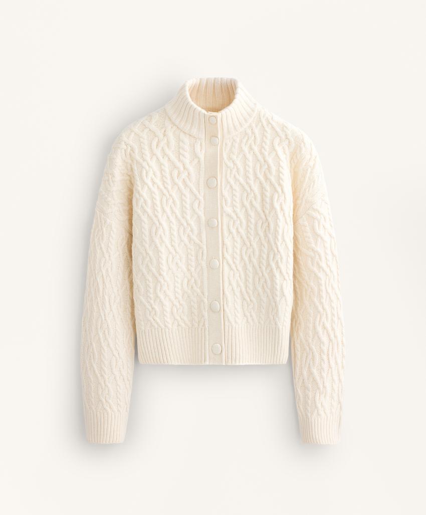 Куртка-бомбер из косички с пуговицами