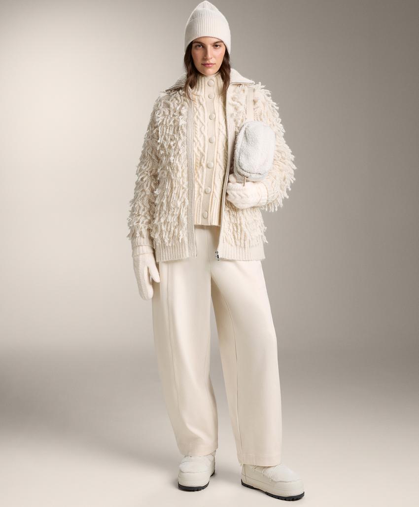 Куртка-бомбер из косички с пуговицами