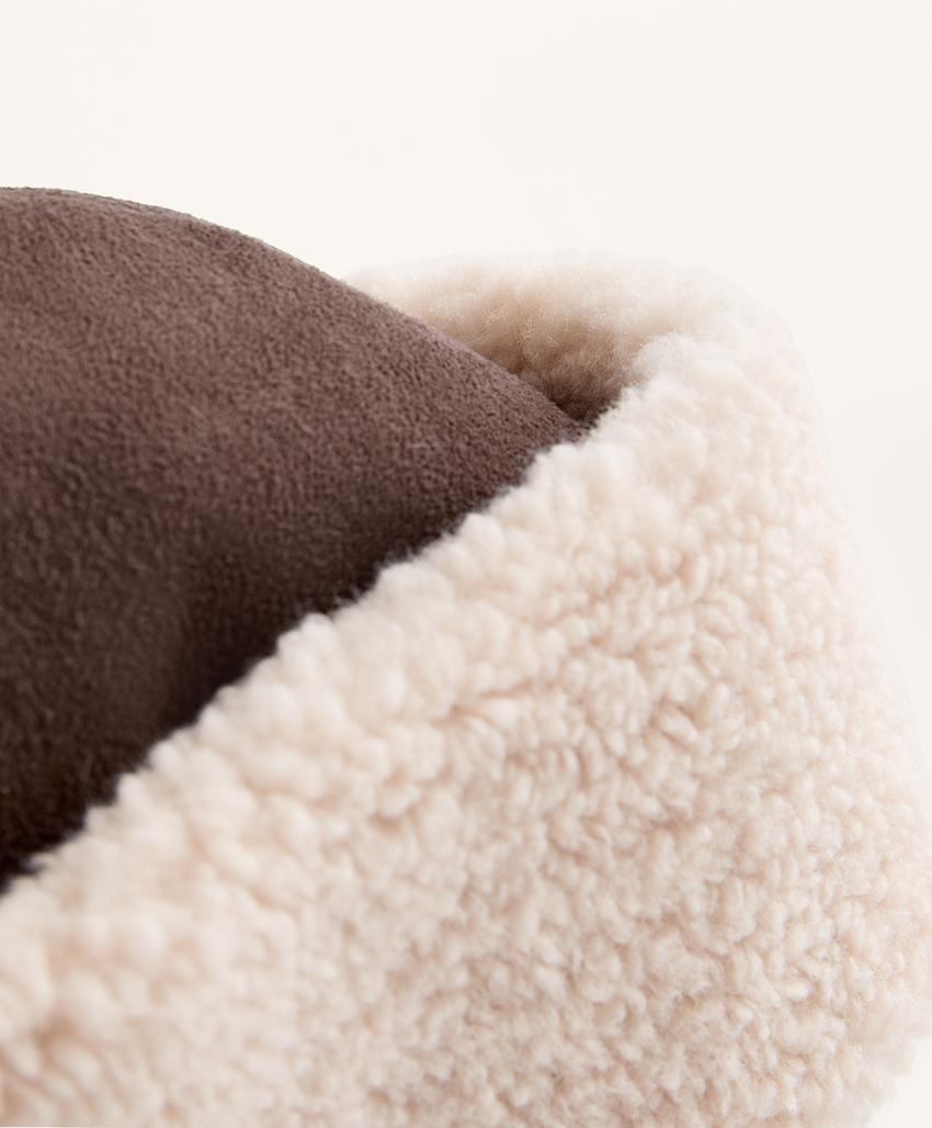 Шапка из двухслойного искусственного меха