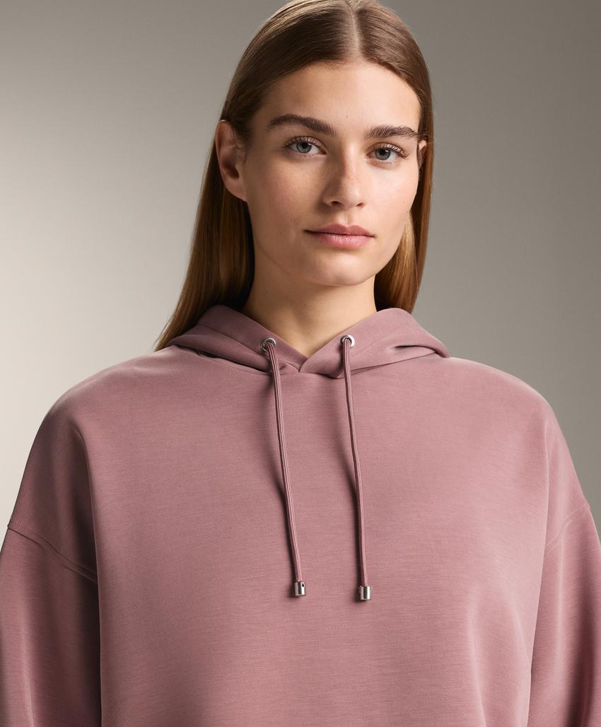 Модельная толстовка с капюшоном из мягкого модала