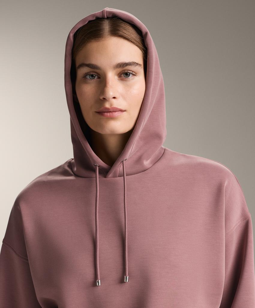 Модельная толстовка с капюшоном из мягкого модала