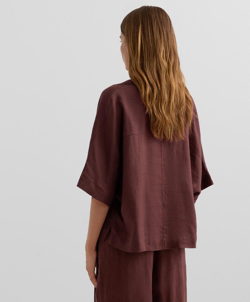 Широкая рубашка из 100% льна с короткими рукавами