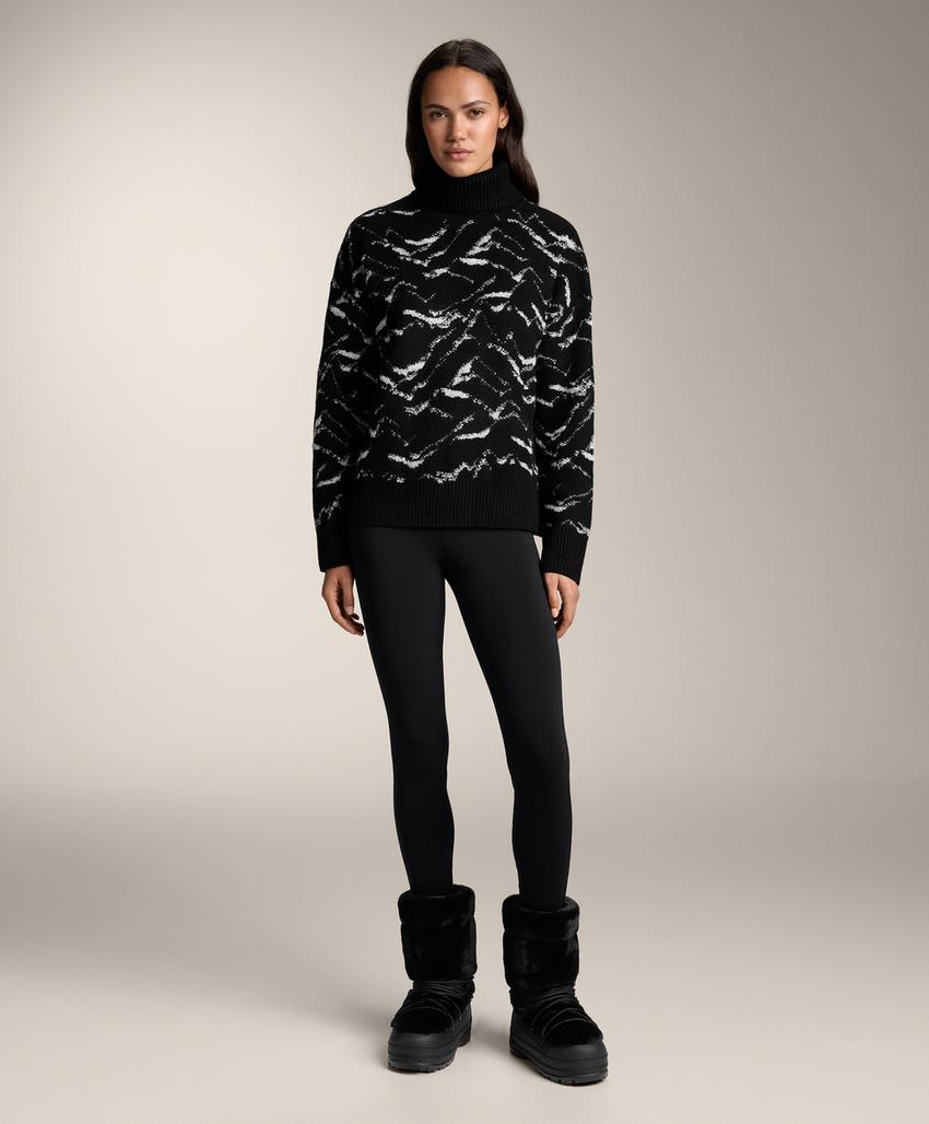 Пуловер с горным узором