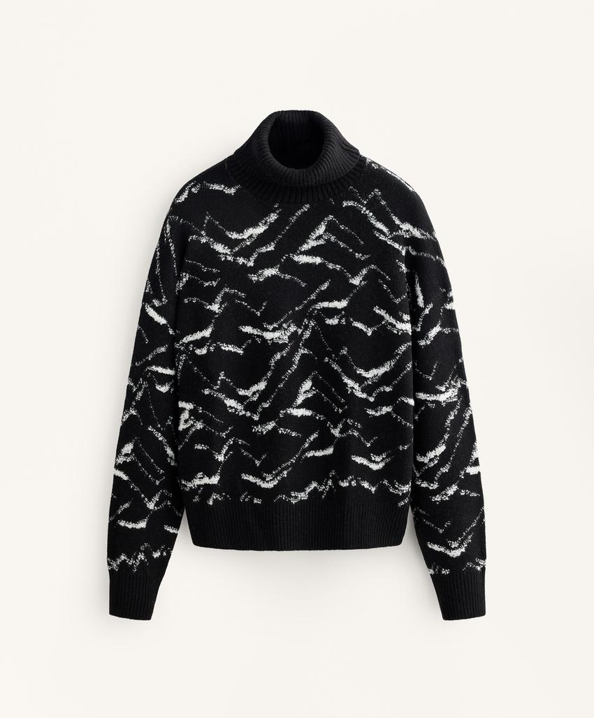 Пуловер с горным узором