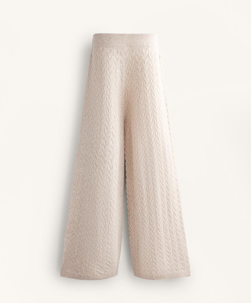 Брюки прямого кроя с косами из кабельной вязки